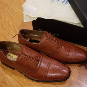 Brand new wingtip men's dress shoes